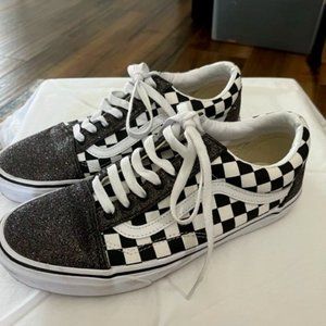 CUSTOM GLITTER BLACK & WHITE VANS